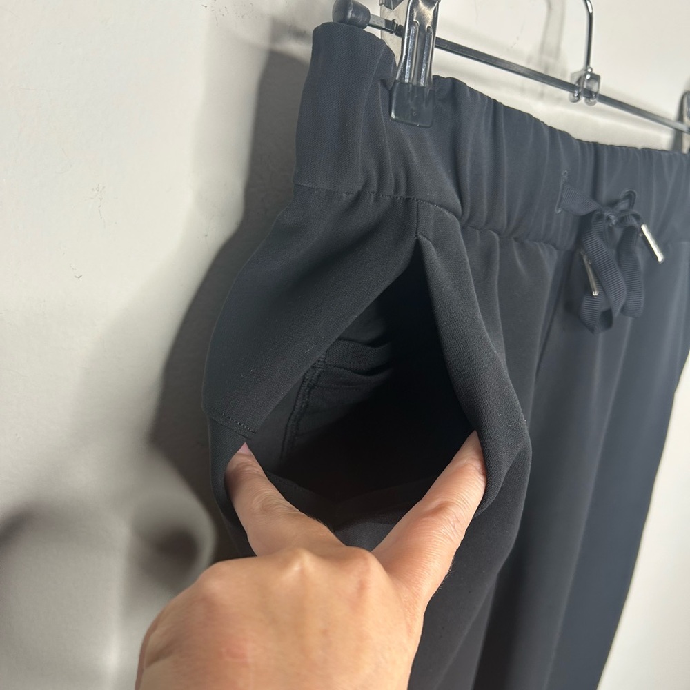 Lululemon On The Fly Pant Woven 27" Black Straight Leg Scrub Pant Drawstring 2 - Picture 9 of 14